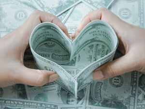 Tips to Save Money on Common Valentine’s Day Gifts Tips to Save Money on Common Valentine’s Day Gifts