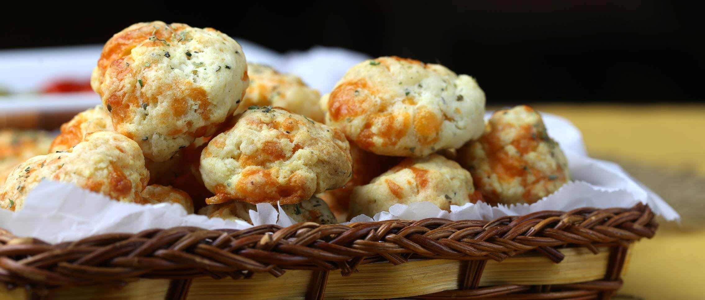 Make Red Lobster’s Cheddar Bay Biscuits Without Dining Out